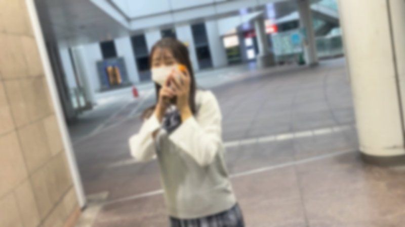 【初次拍攝】前幾天才畢業的18歲偶像候選人優香醬。「這，好舒服。。」神級體質第一次用電動按摩棒就多次痙攣，高潮到不行。穿著制服，用鍛鍊過的腰部在滑溜溜的白虎淫穴裡中出