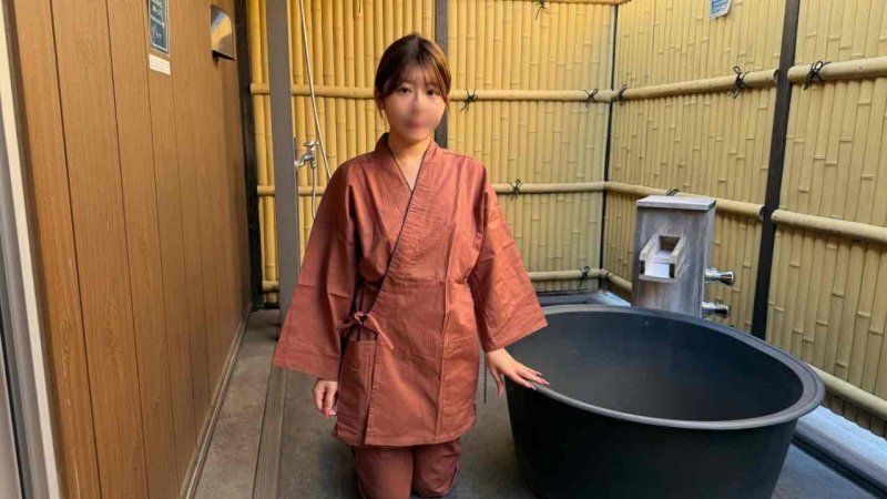 【無】旅館的仲居小姐。膚白苗條的氣質型美人。會引誘客人的身材出眾的淫亂女。【海外版】附特典